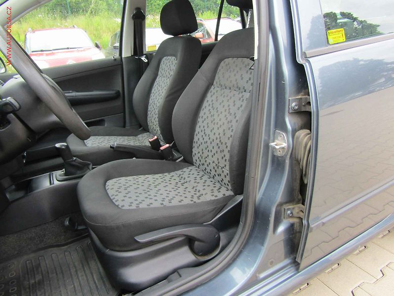 Škoda Fabia (2005) 1.2 HTP, ČR - fotka 9 z 15