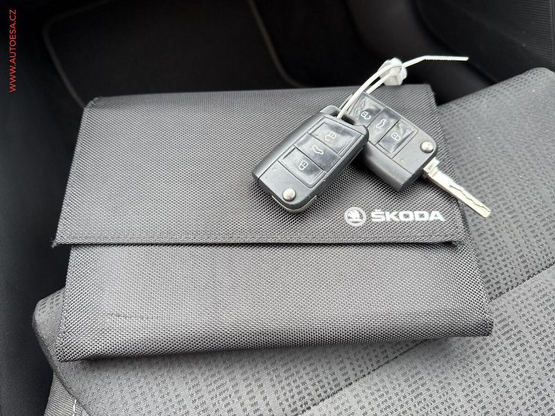 Škoda Superb (2017) 2.0TDi, Ambition, bixen - fotka 17 z 18