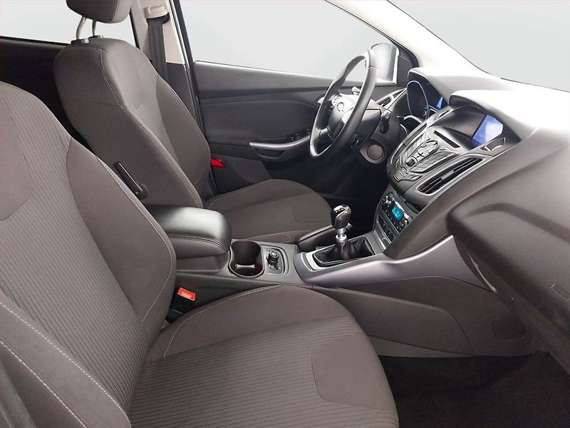 Ford Focus (2012) Titanium 2.0 TDCi, Serv.kniha - fotka 9 z 20