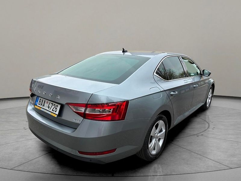 Škoda Superb 2.0 TDI 4x4 STYLE 140 kW DSG - fotka 6 z 40