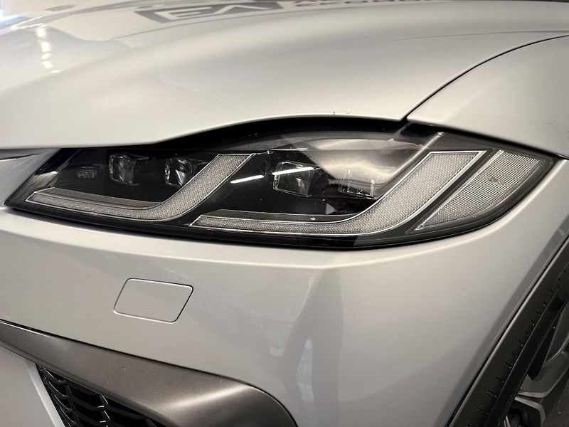 Jaguar F-Pace (2022) 5.0 SVR REZERVOVÁNO  - fotka 8 z 53