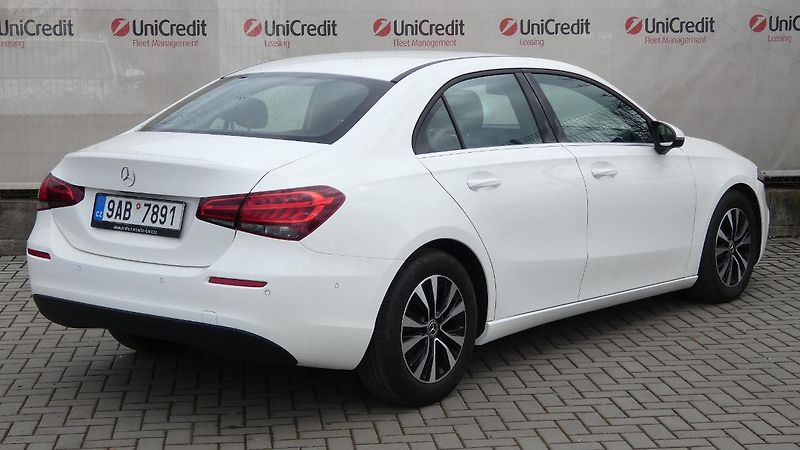Mercedes-Benz Třídy A 180d - fotka 3 z 22
