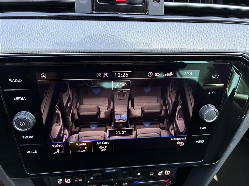 Volkswagen Passat 2,0 TDI TAŽNÉ KAMERA EL.KUFR - fotka 26 z 29