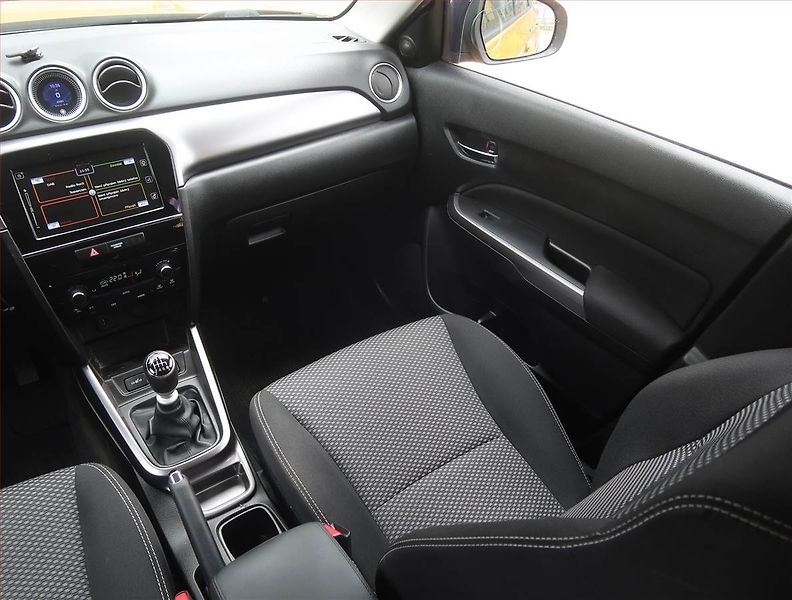 Suzuki Vitara (2020) GL + 1.4 BoosterJet - fotka 8 z 19