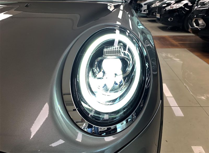 Mini Cooper 1.5T, 100 kW, ČR, LED, DPH - fotka 25 z 34