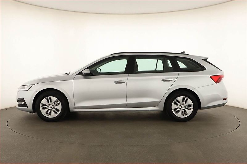 Škoda Octavia (2022) Ambition 2.0 TDI, ČR,1.maj - fotka 3 z 15