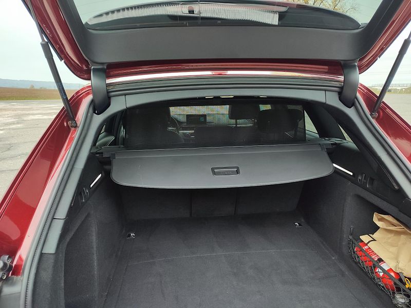 Audi A4 Avant (2016) Audi A4 2.0 TDI 140 KW - fotka 13 z 20