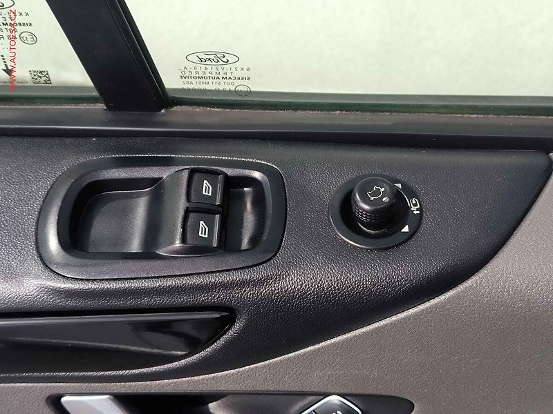 Ford Transit Custom (2021) 2.0TDCi 6míst, Limited - fotka 19 z 21