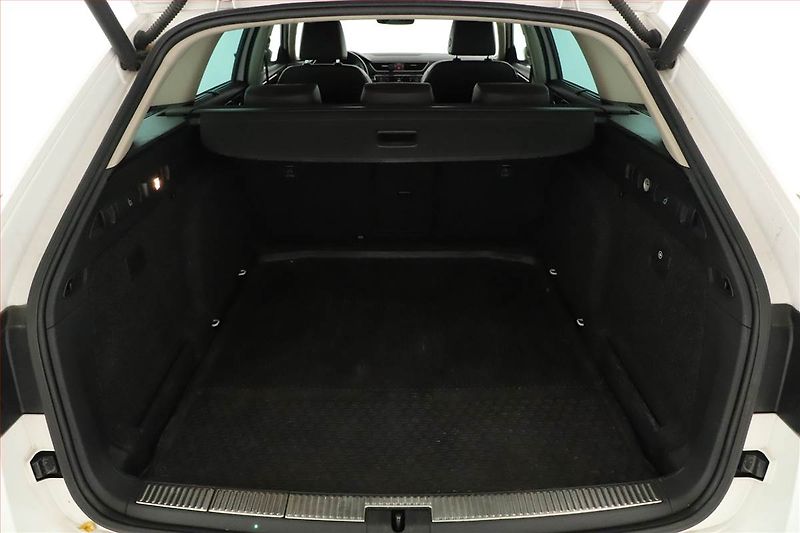 Škoda Superb (2017) Laurin&Klement 2.0 TDI, Kůže - fotka 19 z 20