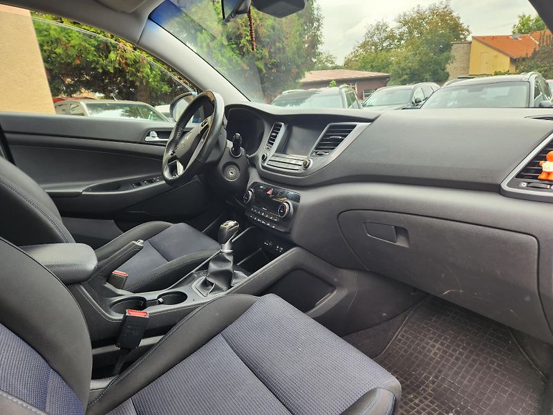 Hyundai Tucson 1.7-1.MAJ.-NAVI-KAMERA-TAŽNÉ - fotka 11 z 15
