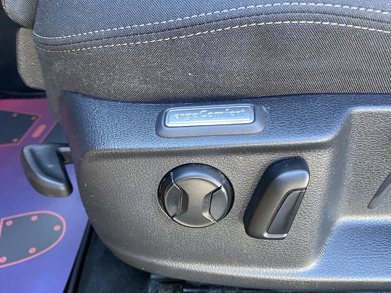 Volkswagen Passat (2019) 2,0 TDi Comfortline  - fotka 28 z 49
