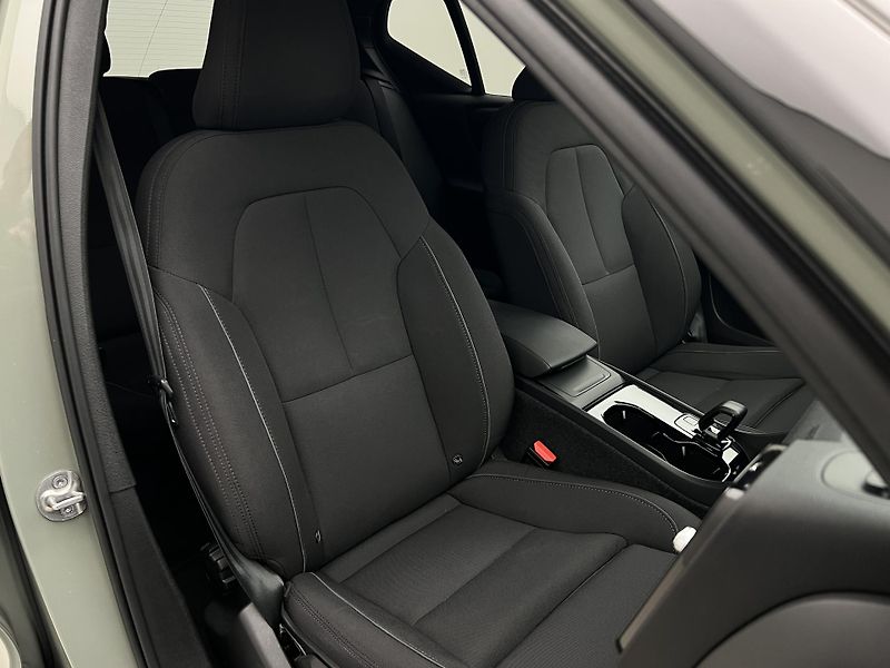 Volvo XC40 RECHARGE CORE AUT - fotka 19 z 46