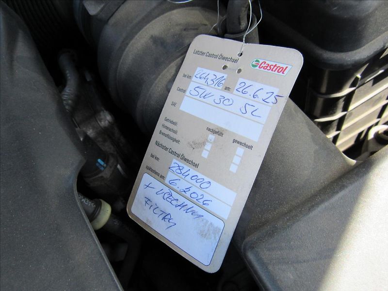 Volkswagen Passat 2,0 TDI 125kW DSG - fotka 37 z 37