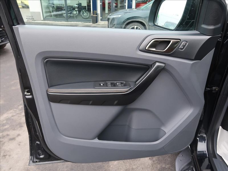 Ford Ranger 3,2 TDCi,147kW,Wildtrak,Serv.k - fotka 22 z 28