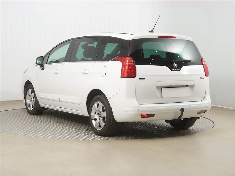 Peugeot 5008 (2015) 1.6 BlueHDi, Navi, Tempomat - fotka 4 z 15