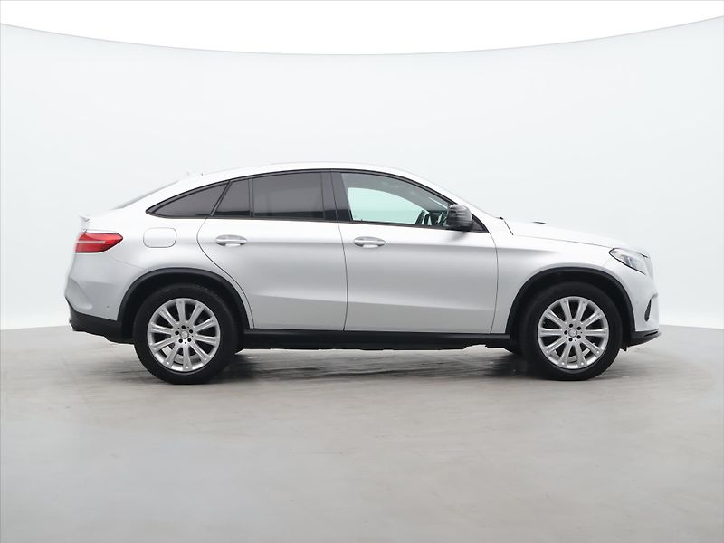 Mercedes-Benz GLE 3,0 350d 190kW 4Matic CZ DPH - fotka 8 z 36