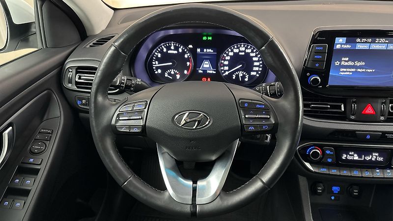 Hyundai i30 1.5 T-GDI Smart Kombi - fotka 9 z 23