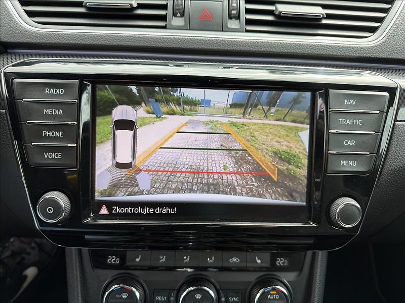 Škoda Superb 2,0 TDI SPORTLINE DSG ČR DPH - fotka 16 z 26