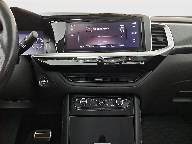 Opel Grandland X (2023) Plug-in Hybrid4 - fotka 12 z 23