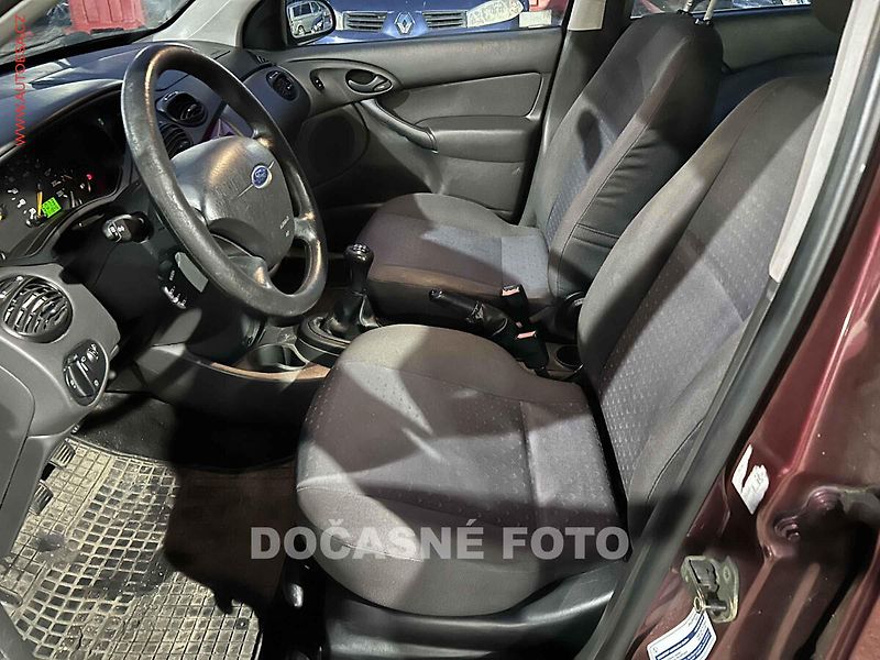 Ford Focus (2004) 1.6 i, ČR, AC, park.čidla - fotka 3 z 3