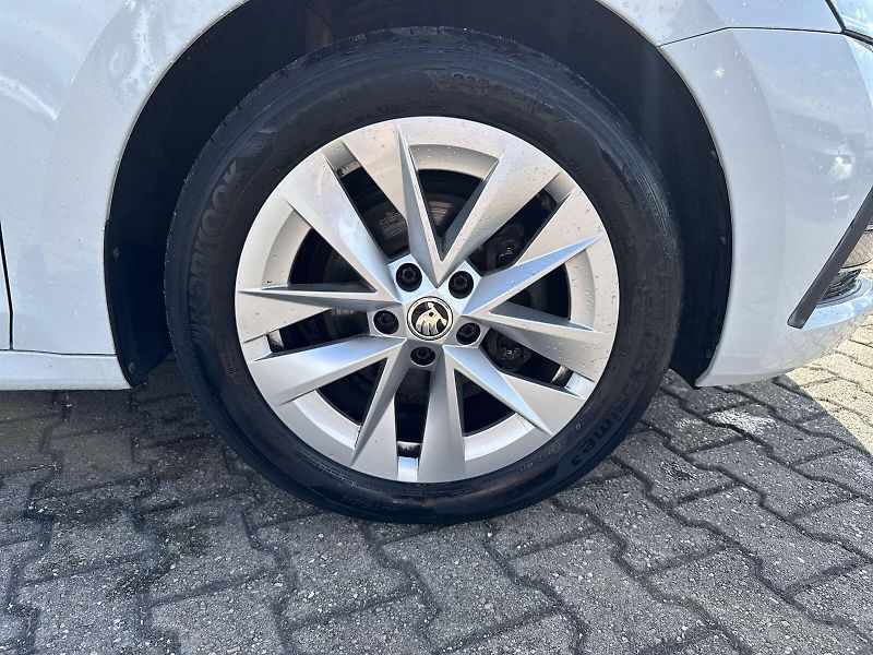 Škoda Octavia (2022) Combi 2.0 TDI DSG Style - fotka 31 z 35