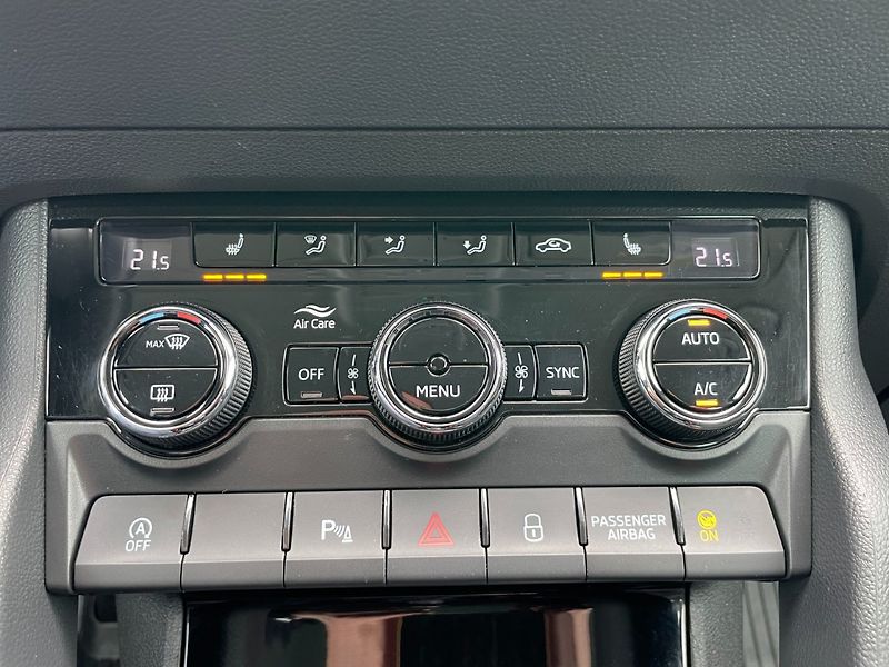 Škoda Karoq (2022) 2.0TDi Style+! Tažné! ČR+1.maj - fotka 16 z 36