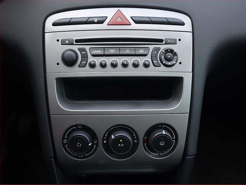 Peugeot 308 (2008) 1.4 VTi, Serv.kniha - fotka 12 z 14