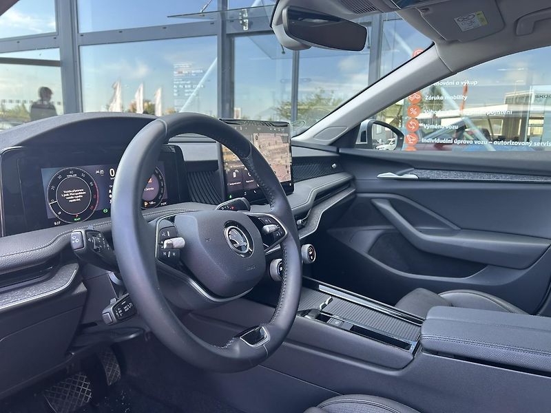 Škoda Superb COMBI SELEC TS 110/1.5 A7F - fotka 15 z 25