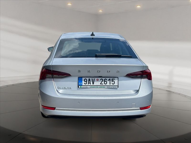 Škoda Octavia 2,0 TDI 85 Style AT 5d - fotka 5 z 11