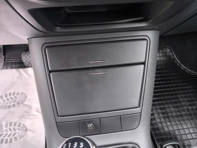 Volkswagen Golf Plus (2005) 1.4 1.MAJITEL,SERVISNI KÍŽKA - fotka 21 z 32
