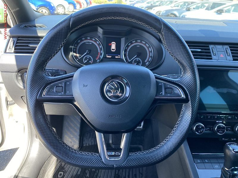 Škoda Octavia (2017) 2.0 TDi, RS, DSG - fotka 11 z 15