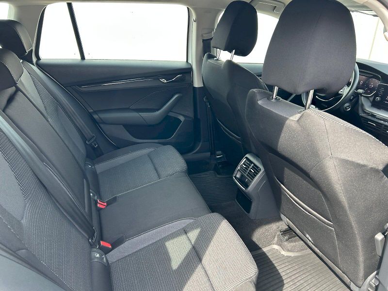 Škoda Octavia (2023) OCT.COM AMB TD 110/2.0 A7A - fotka 9 z 26