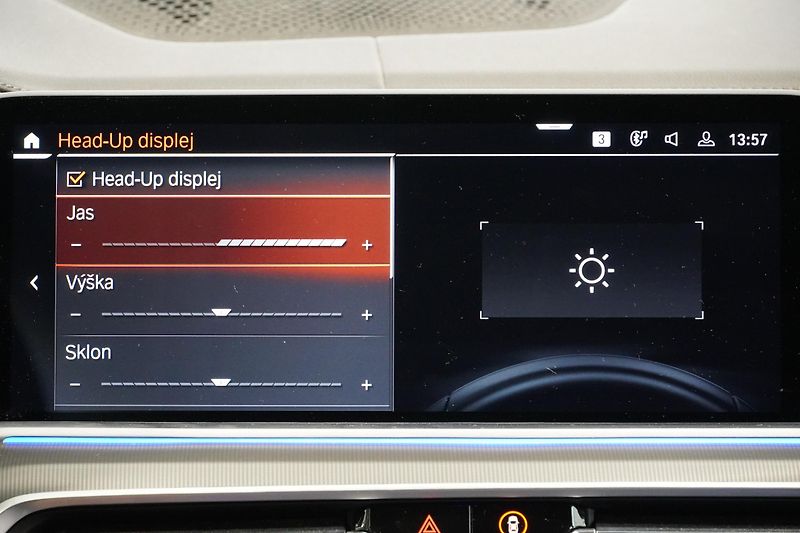 BMW X5 Xdrive30d,M-paket,DPH,HUD - fotka 35 z 42