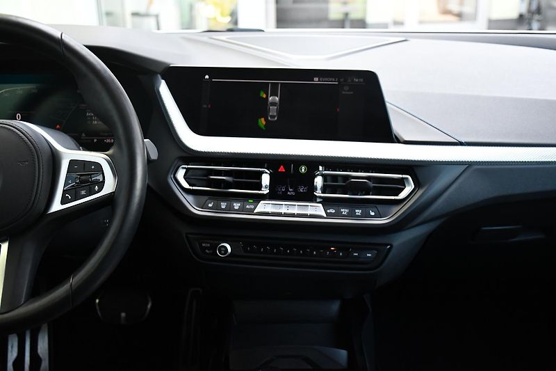 BMW Řada 2 218d M-SPORT 1M ČR - fotka 7 z 40