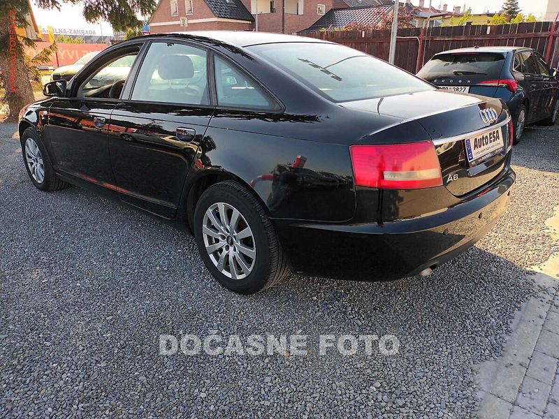 Audi A6 (2006) 2.0TDI, ČR, servis.kniha - fotka 2 z 3
