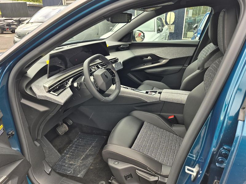 Peugeot 3008 (2026) BUSINESS Hybrid 145 e-DCS6 - fotka 10 z 20