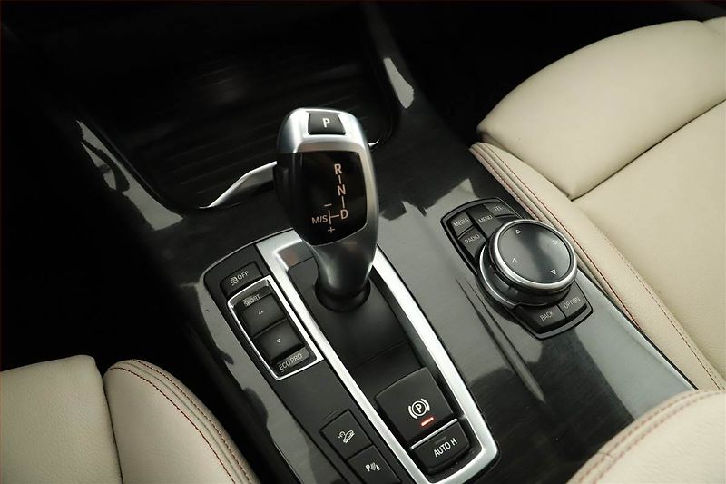 BMW X4 (2014) xDrive20d, 4X4, Automat - fotka 17 z 20