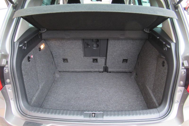 Volkswagen Tiguan 2.0 TDi AUT.KLIMA TAŽNÉ - fotka 19 z 21