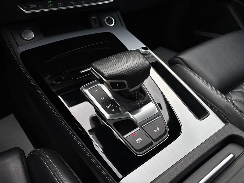 Audi Q5 (2021) 50TFSIe SLine PANO NOV BATERIE - fotka 33 z 38
