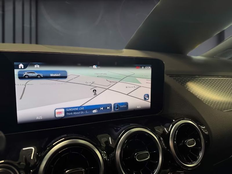 Mercedes-Benz GLA 200d Progressive MBEAM Kam Dis - fotka 10 z 13