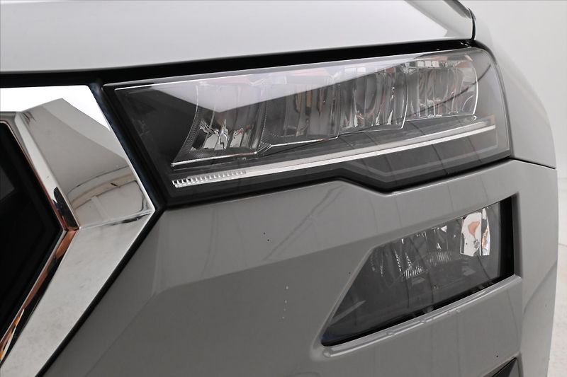 Škoda Karoq 2,0 TDI 85 kW DSG TAŽNÉ Záruka - fotka 30 z 32