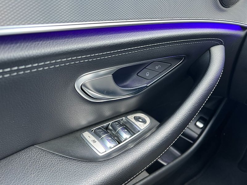 Mercedes-Benz Třídy E (2018) 2.0d AMG-line! Navi! Tažné! - fotka 27 z 42