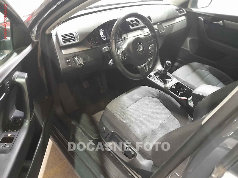 Volkswagen Passat (2013) 2.0TDi, 2.maj, navi, bixen - fotka 3 z 3