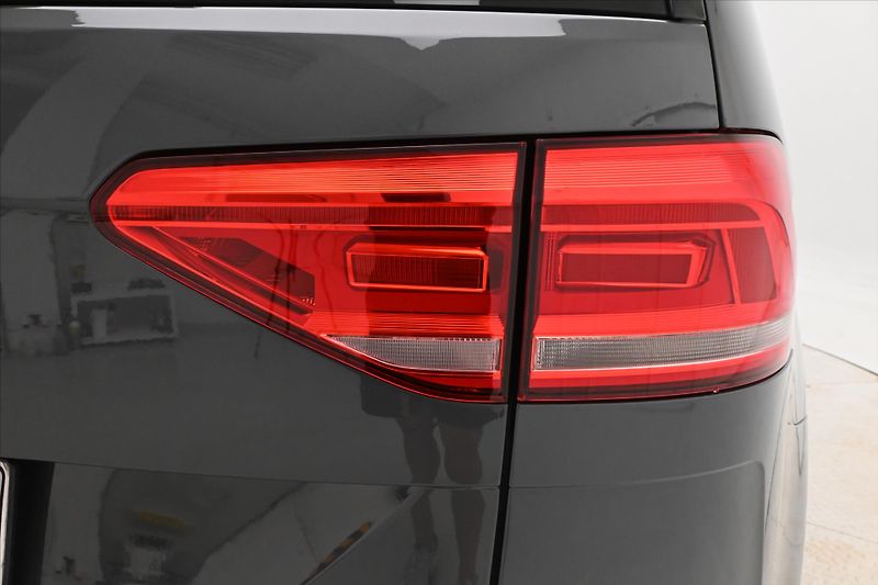 Volkswagen Touran 2,0 TDI 110KW DSG 7míst Záruka - fotka 33 z 34