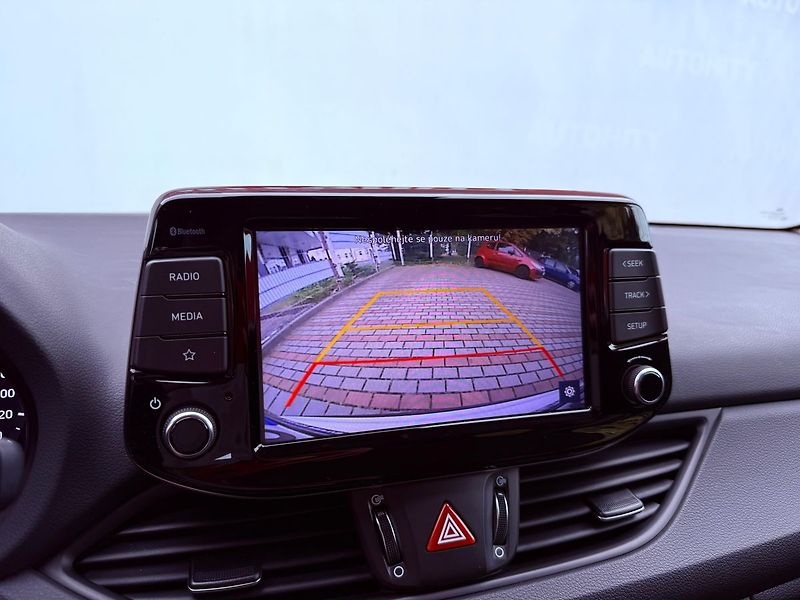 Hyundai i30 1.5i DPi Comfort, ČR, 1.Maj - fotka 18 z 23