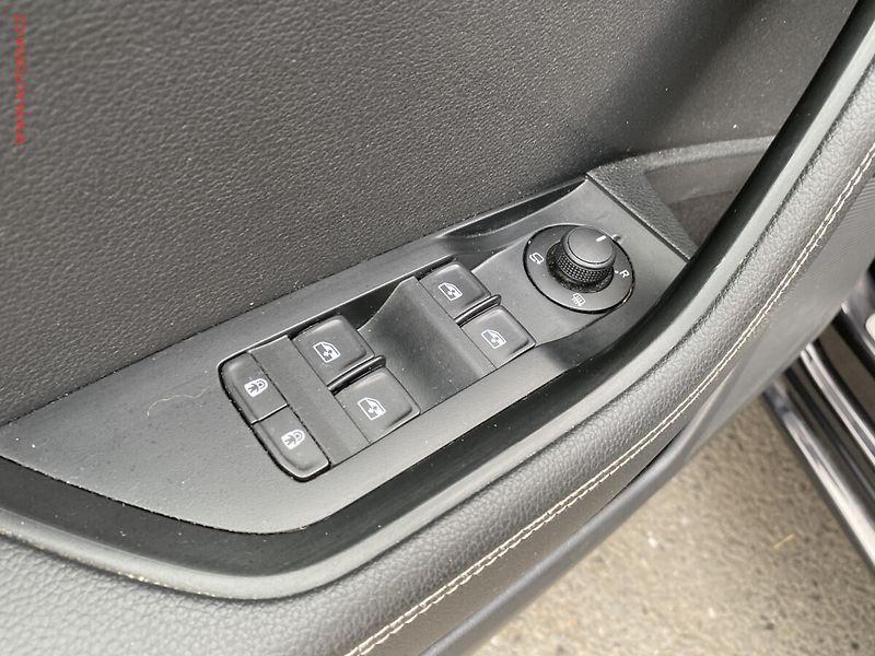 Škoda Superb (2020) 2.0 TDi, Style, LED, navi - fotka 13 z 18