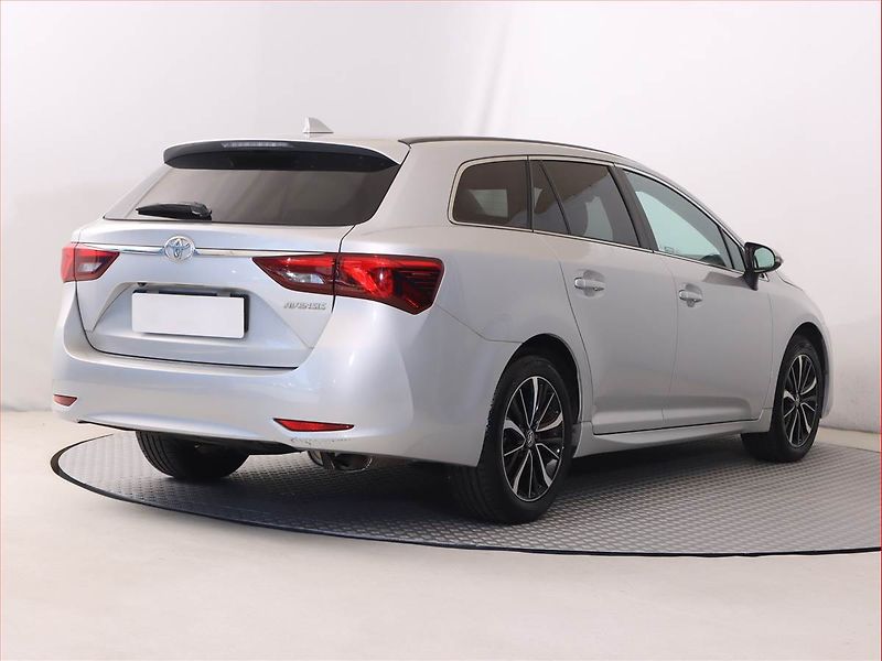 Toyota Avensis (2018) 1.8 Valvematic, Automat - fotka 5 z 20