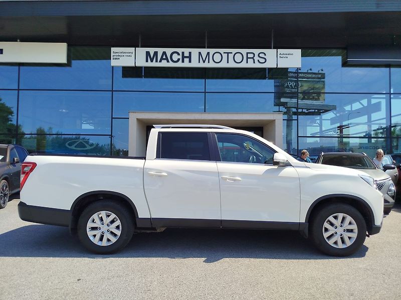 SsangYong Musso Grand Style 2,2 AWD M6 + rolet - fotka 11 z 25