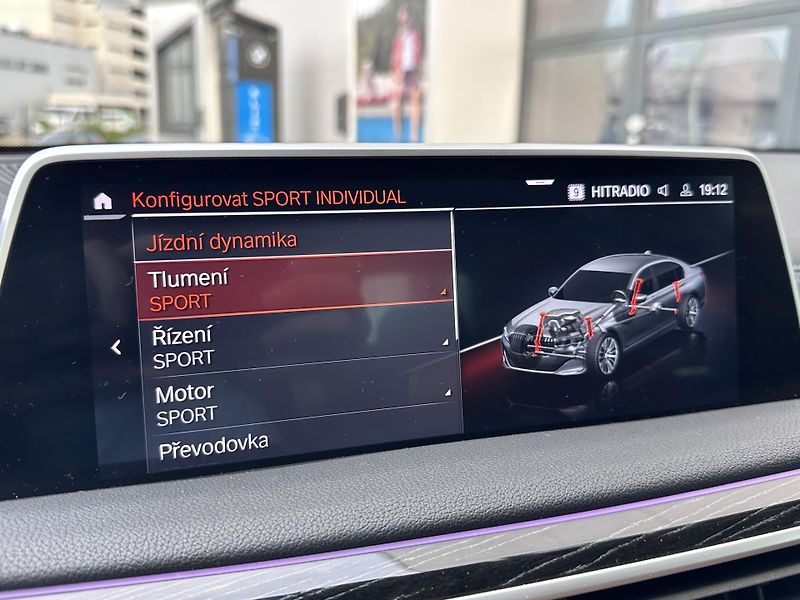 BMW Řada 7 740d xDrive, Masáže, Nezávislé - fotka 22 z 29