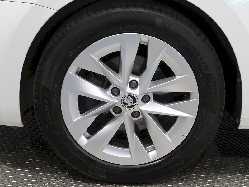 Škoda Octavia (2023) STYLE 1.5TSI e-TEC 110KW DSG - fotka 12 z 35